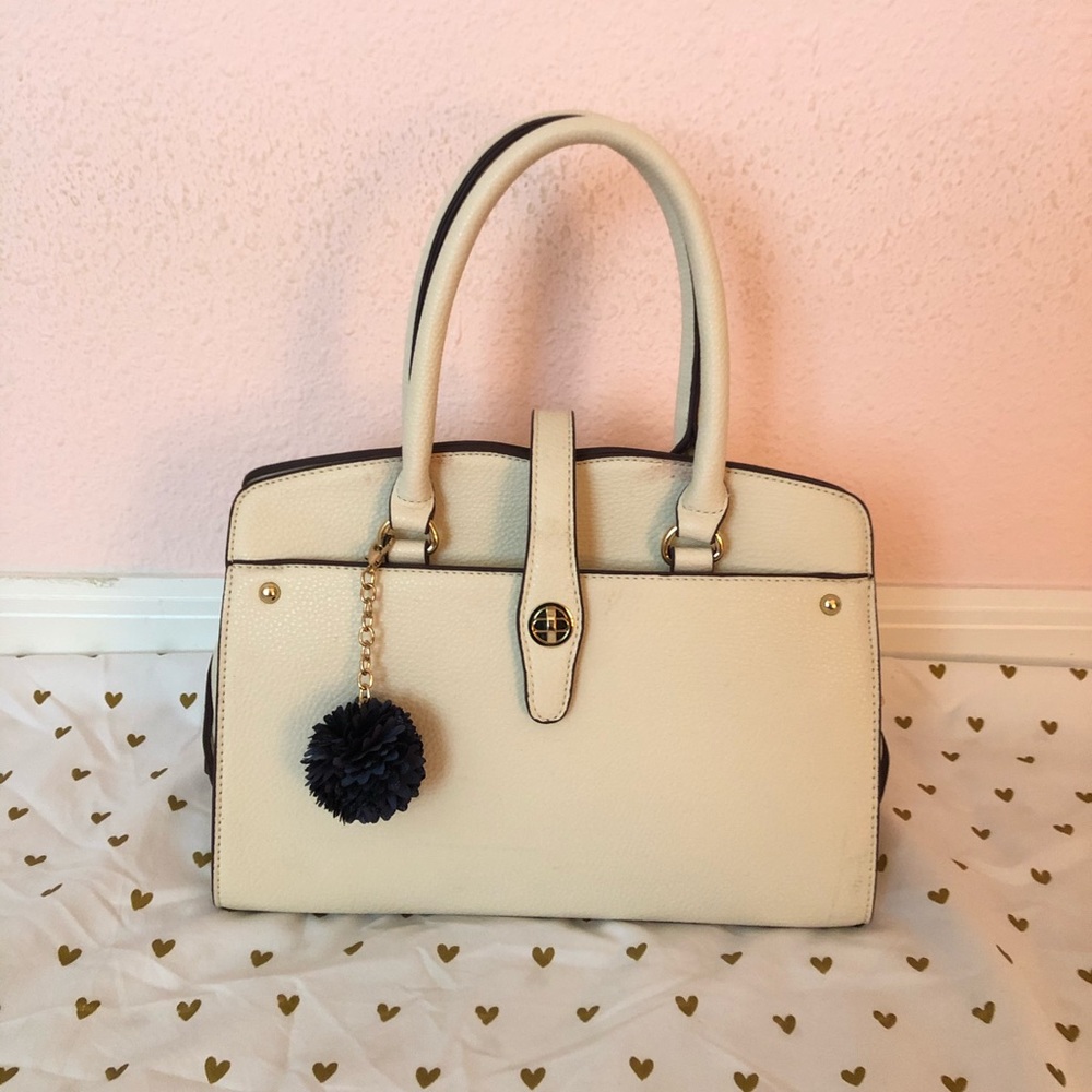 Cream Colored Charming Charlie Purse💗